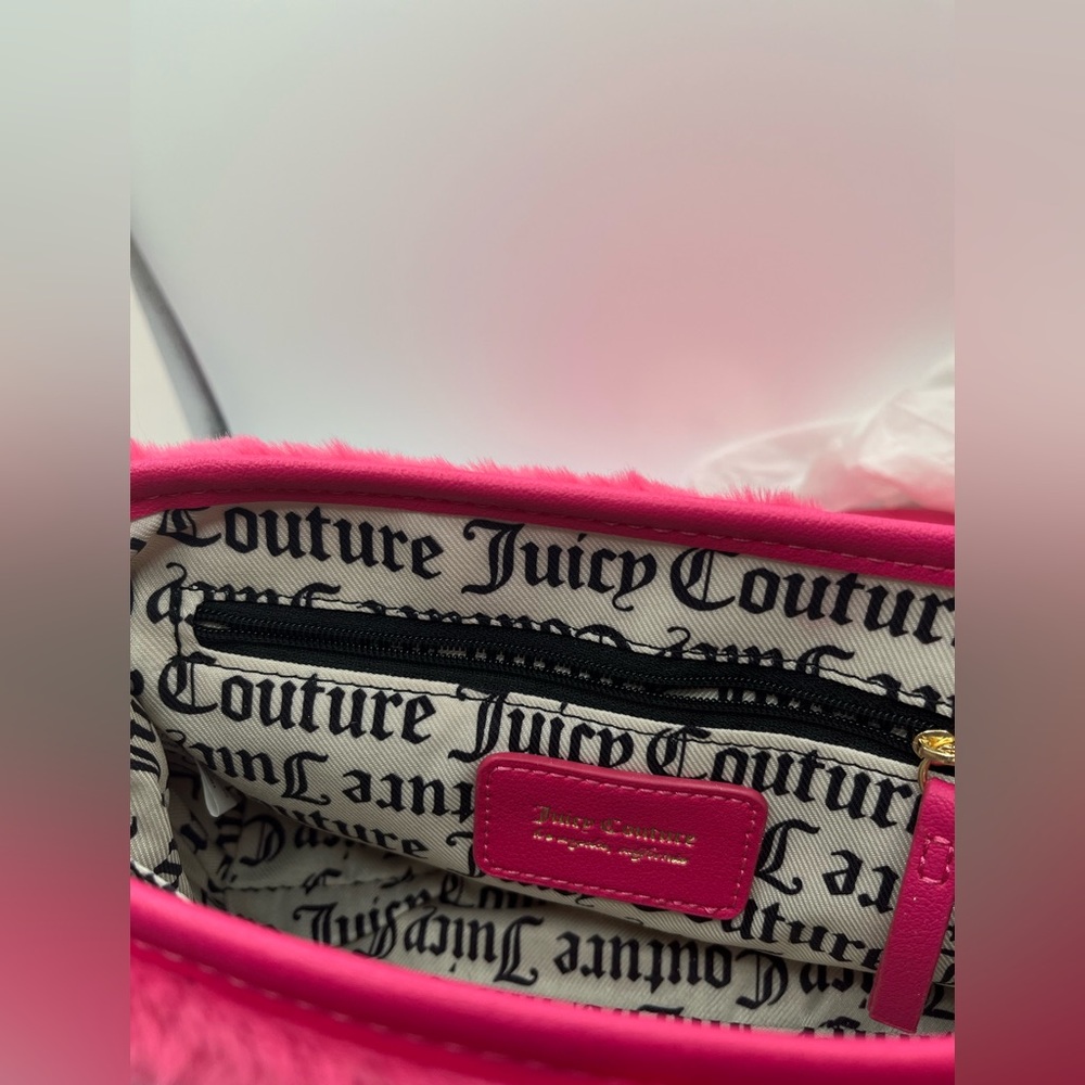 NWT Juicy Couture Women’s Faux Fur Pink Flash Lets Get Cozy Crossbody Bag OS - Picture 9 of 15